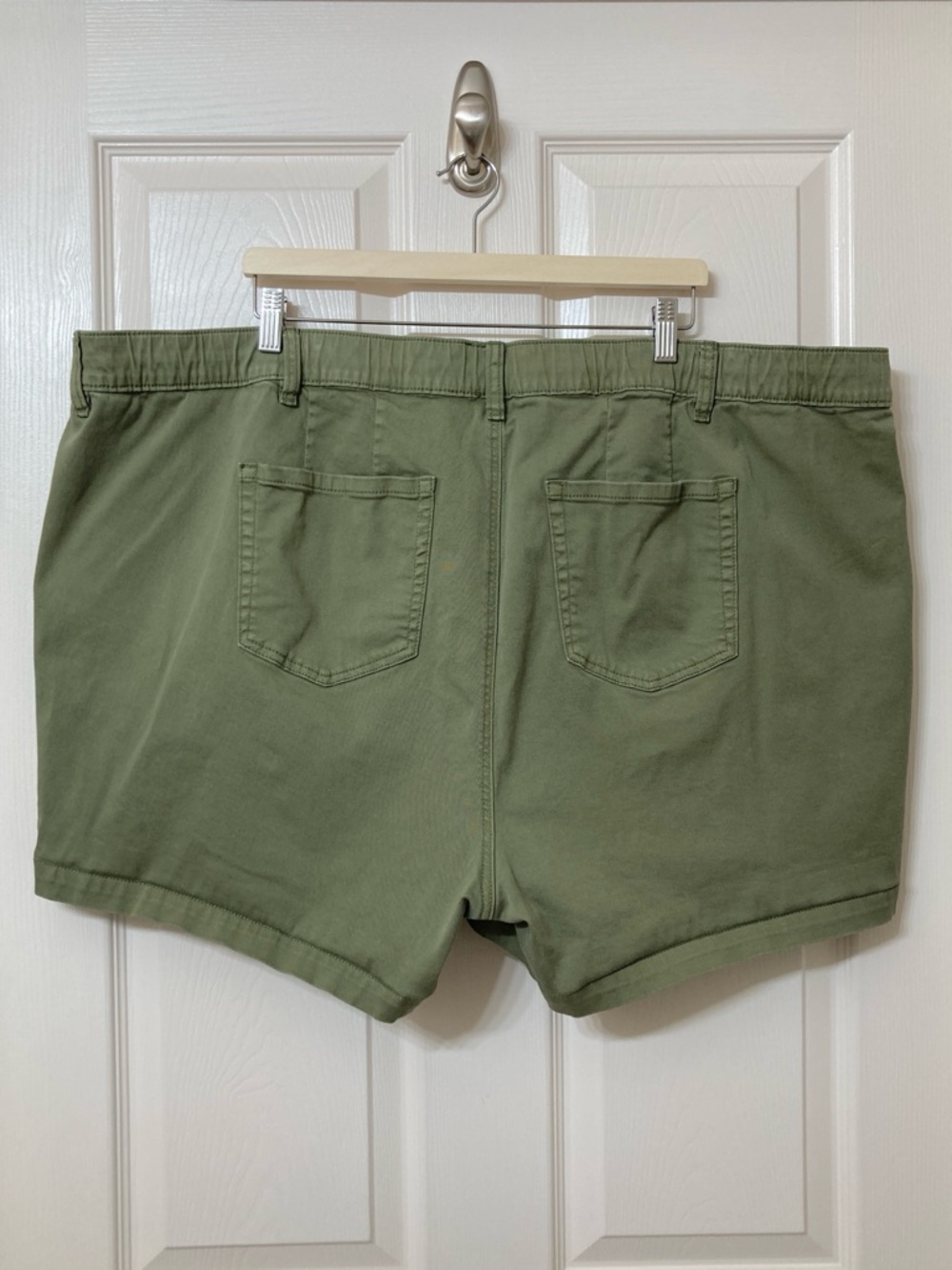 Torrid Women's Green 3.5" Weekend Mid Rise Twill Shorts Size 4X Vacation Utility - Picture 6 of 9